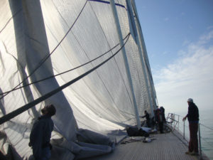 Perseus^3 sailing yacht, installing sails